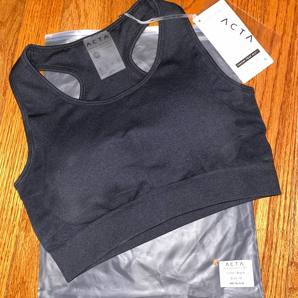 ACTA seamless sports bra, NWT!